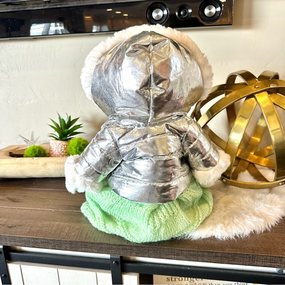 New with tags- FAO Schwartz plush 13” bear custom dressed - Picture 6 of 6